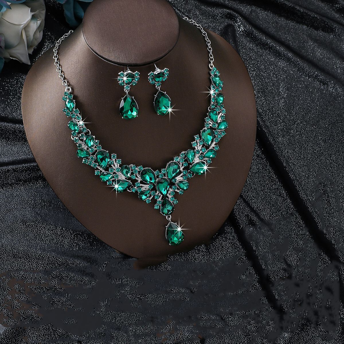 Sparkling Bridal Jewelry Set
