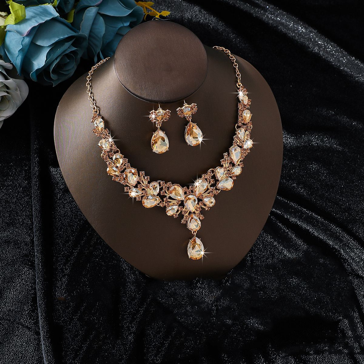 Sparkling Bridal Jewelry Set