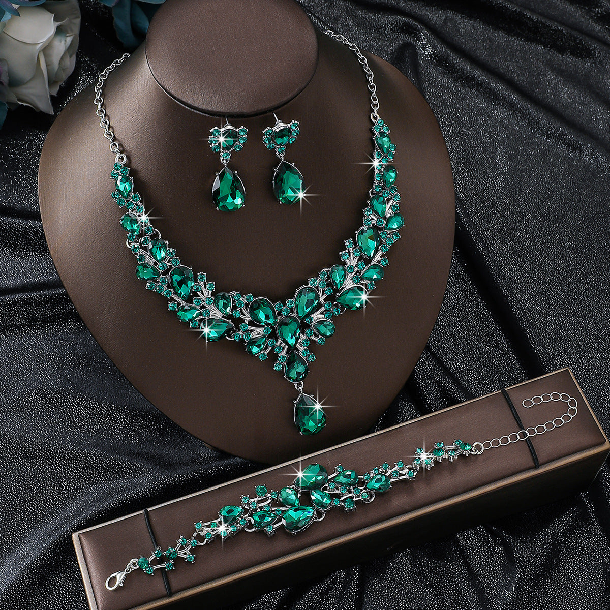 Sparkling Bridal Jewelry Set