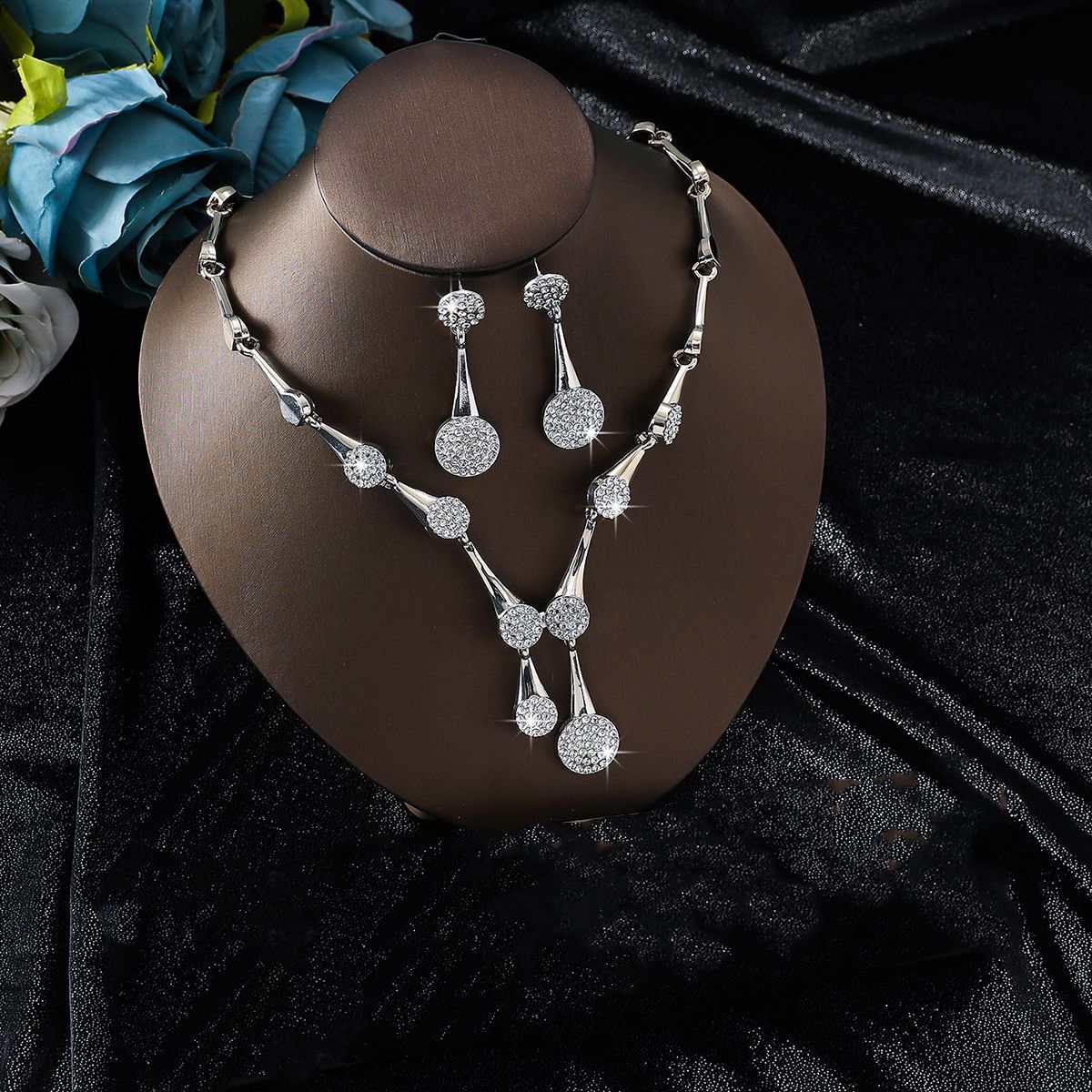 Sparkling Bridal Jewelry Set