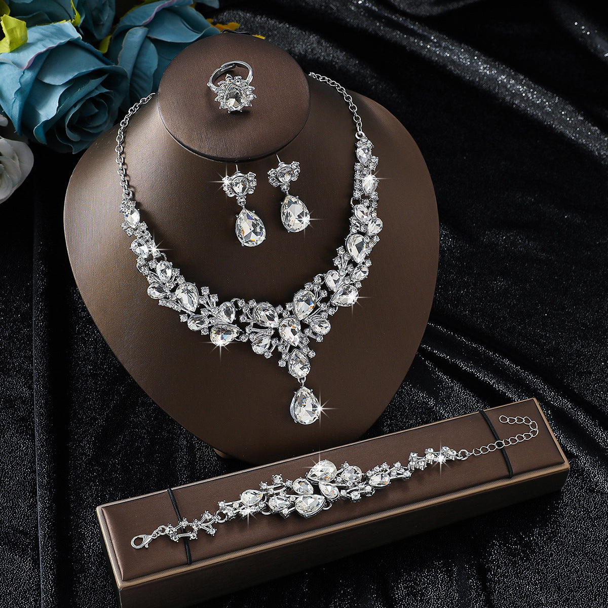Sparkling Bridal Jewelry Set