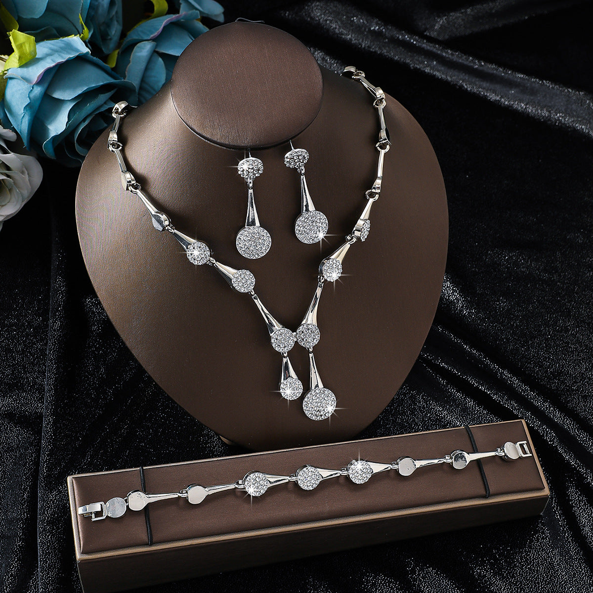 Sparkling Bridal Jewelry Set