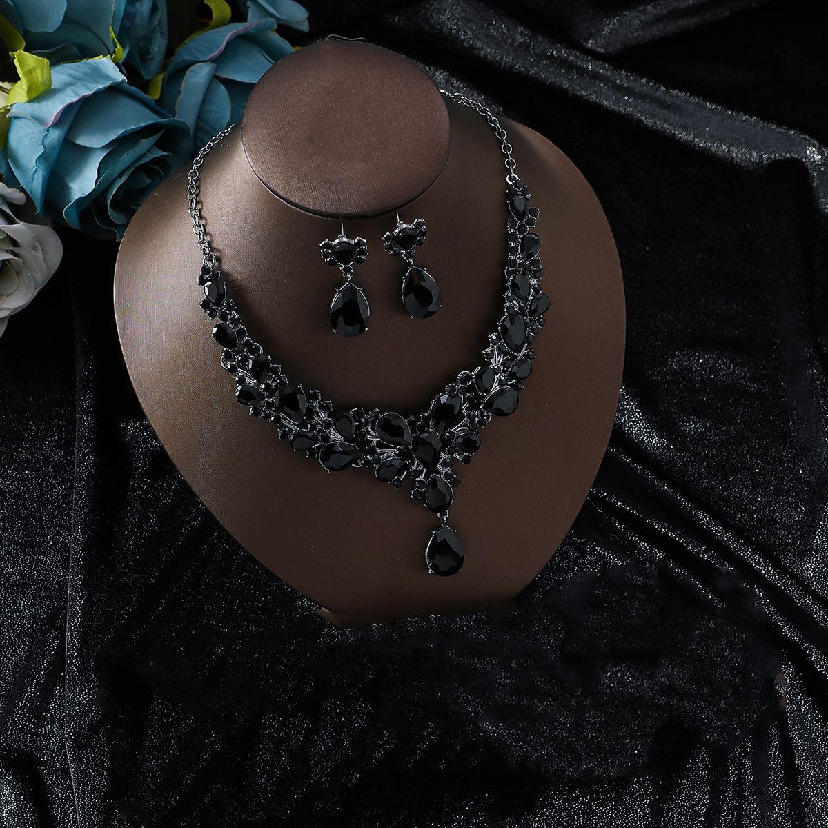 Sparkling Bridal Jewelry Set