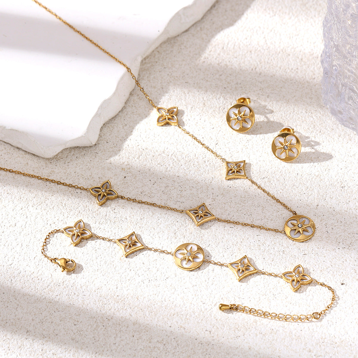 Light Luxury High-grade Trendy White Star Clavicle Chain Jewelry Set