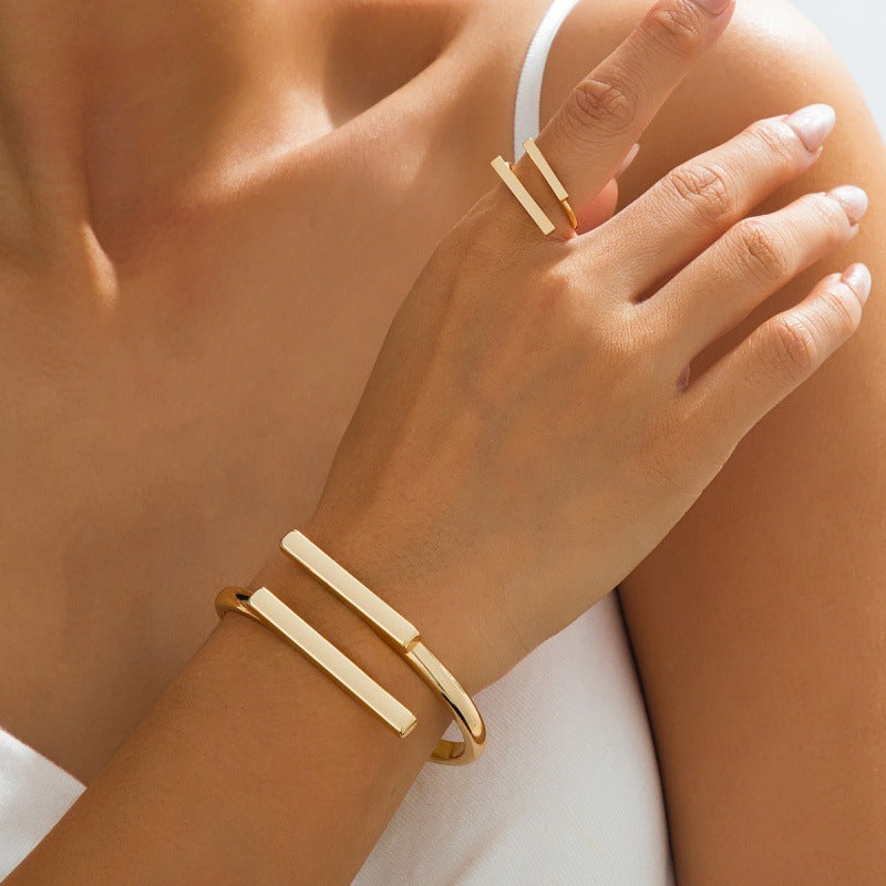 Minimalist Irregular Wave Pattern Personality Metal Glossy Bracelet