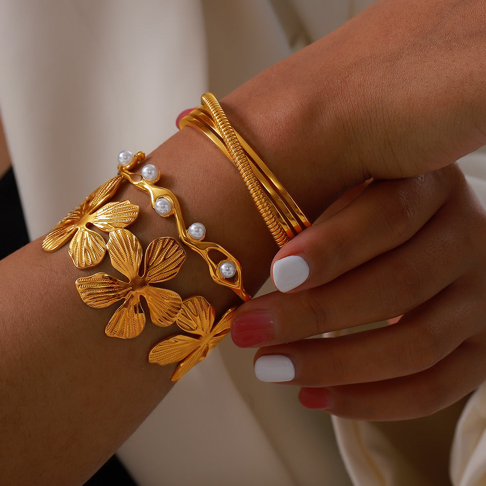 Women's Texture Design Gold Plated Light Luxury Bracelet