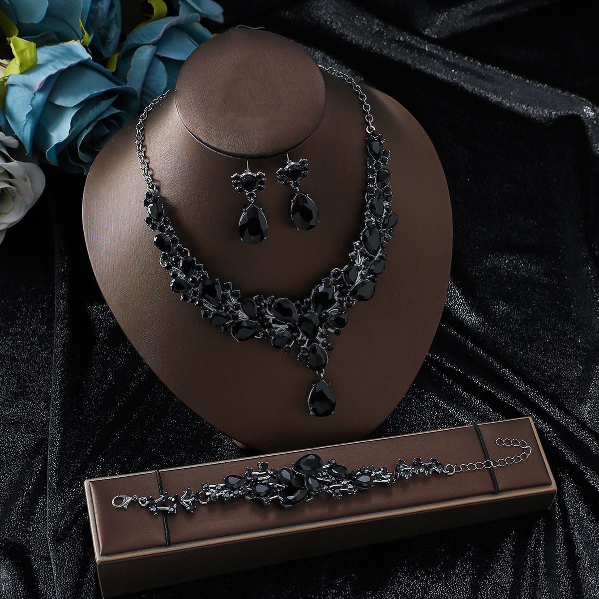 Sparkling Bridal Jewelry Set
