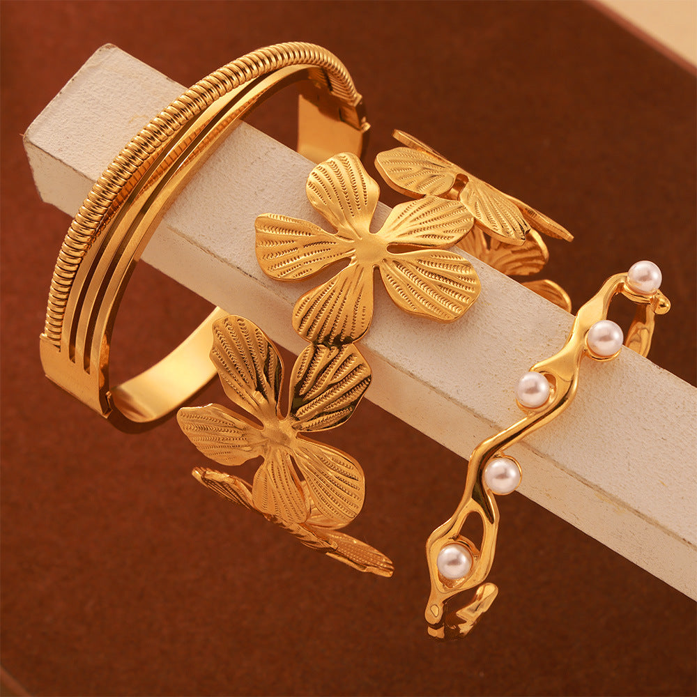 Women's Texture Design Gold Plated Light Luxury Bracelet