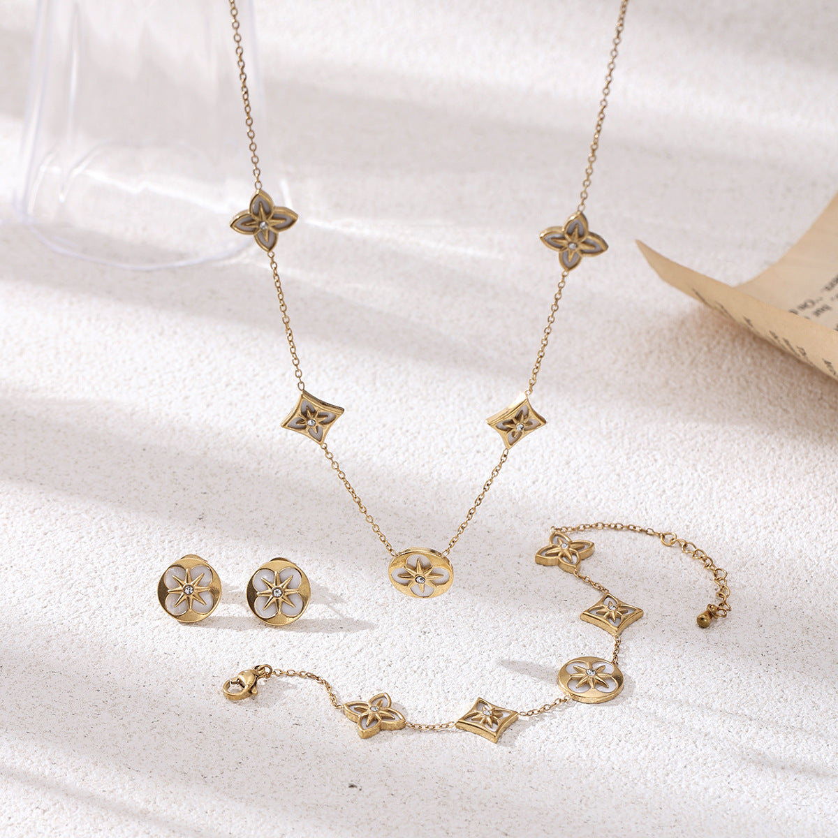 Light Luxury High-grade Trendy White Star Clavicle Chain Jewelry Set