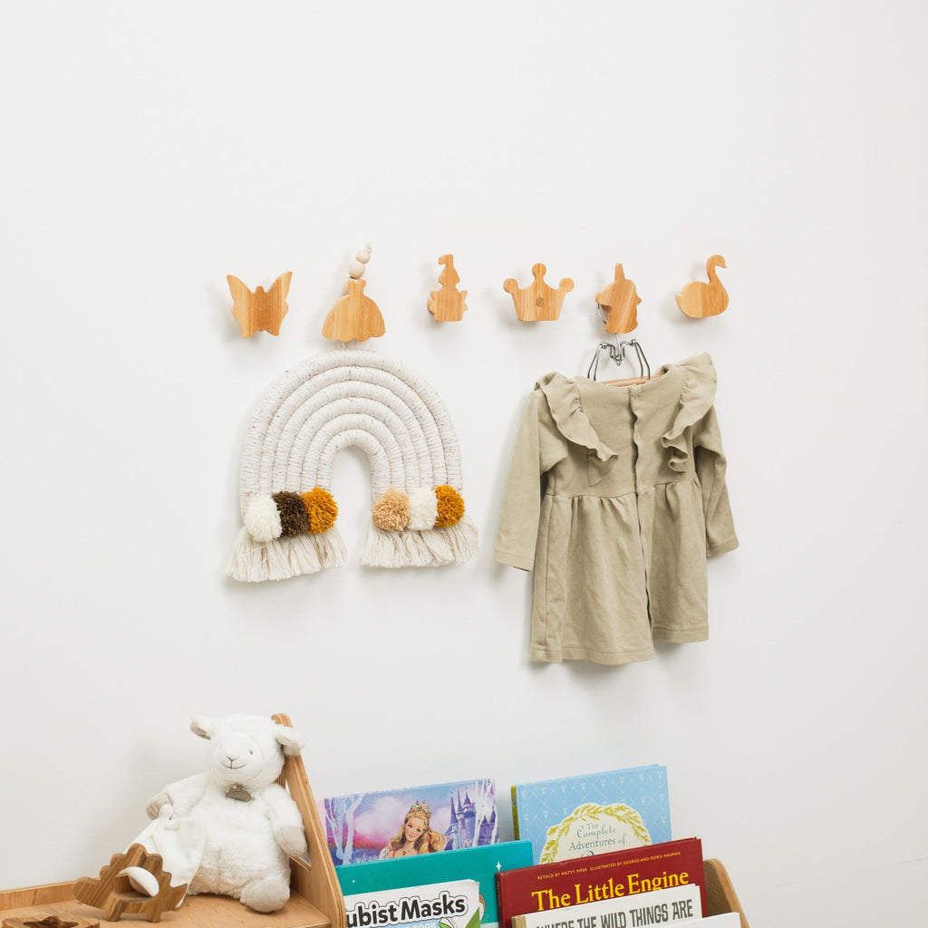 Button wall hooks (B2B)