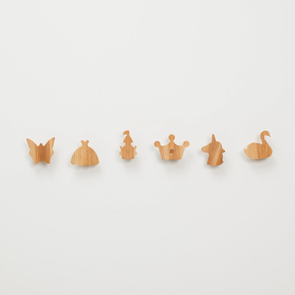 Button wall hooks (B2B)