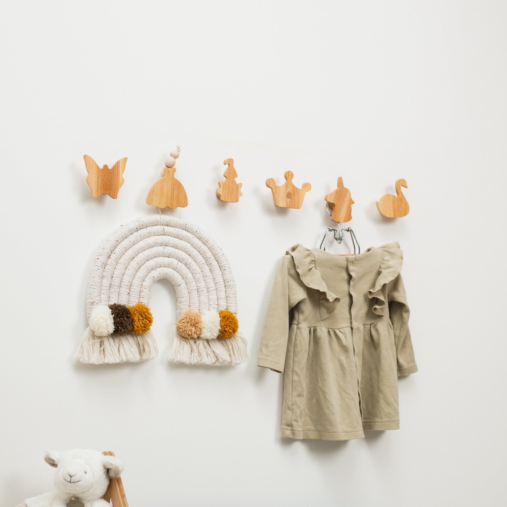 Button wall hooks (B2B)