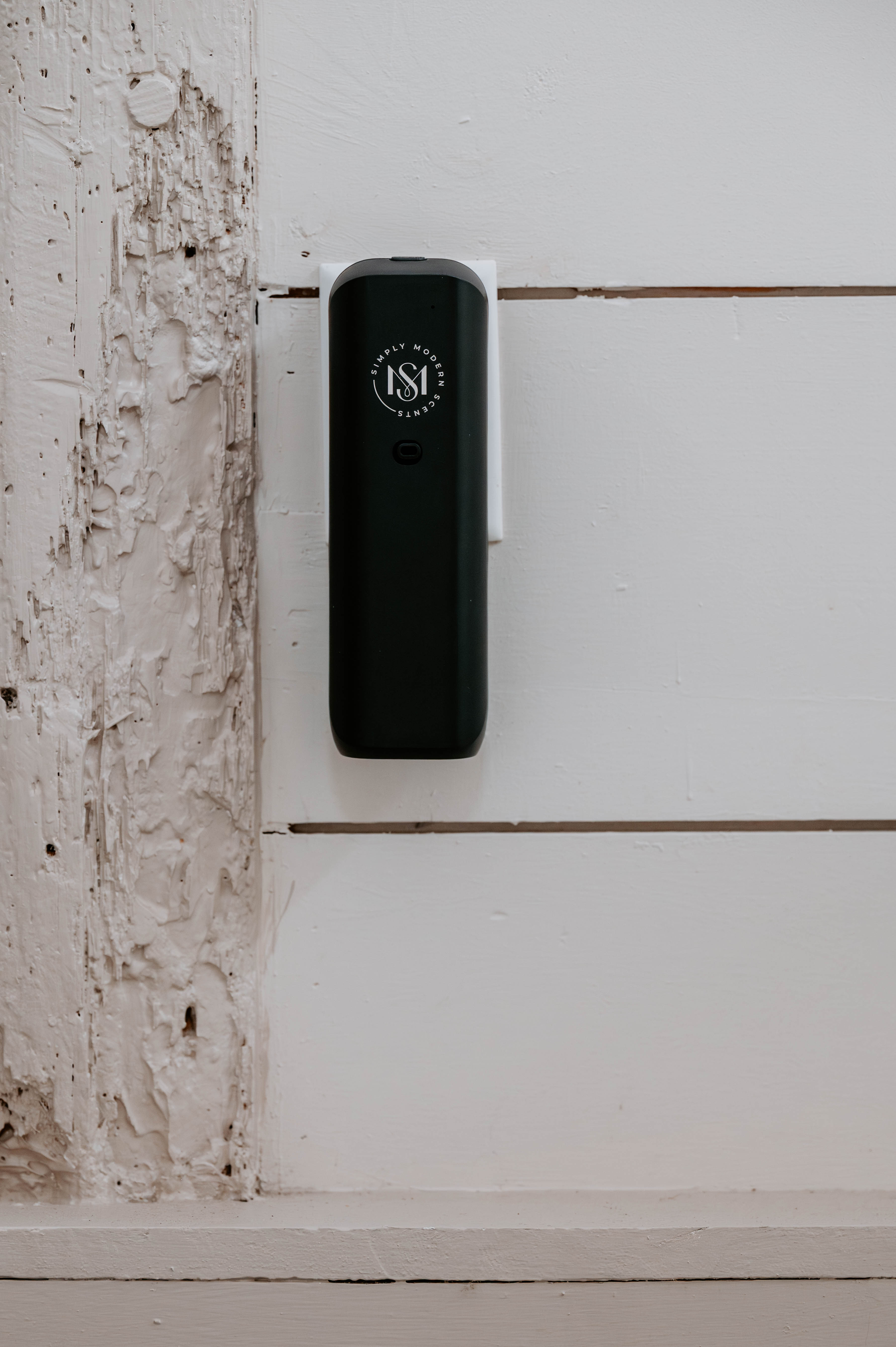 SMS60 Compact Electric Diffuser + 2 oz Scent Oil