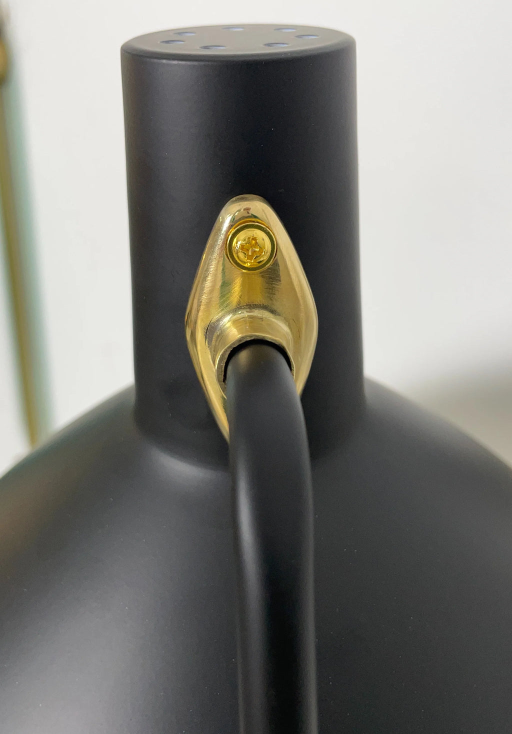 Tripod HM9 Simple Table Lamp