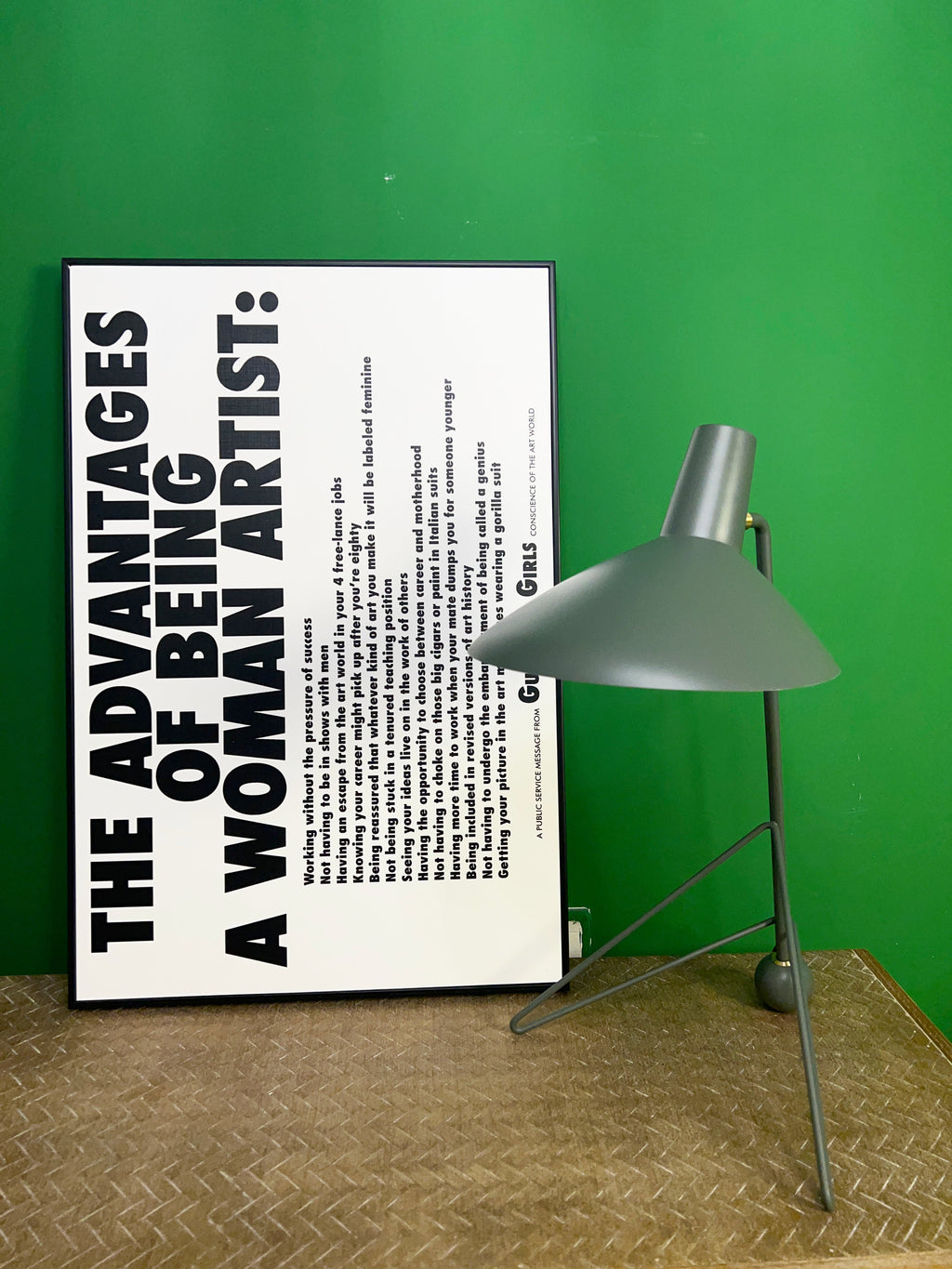 Tripod HM9 Simple Table Lamp