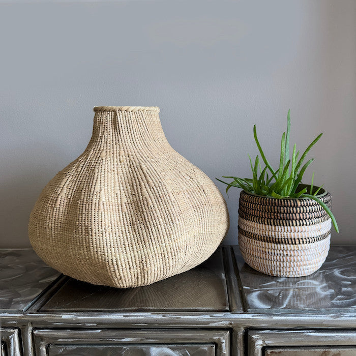 Garlic Tonga Sculptural Basket - Medium