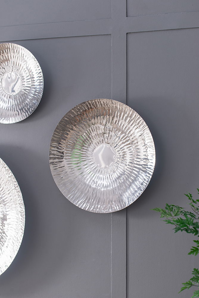 Textured Silver Disc Wall Décor — Set of 3