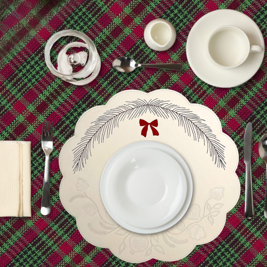 AURA WHITE ROUND FAUX LEATHER PLACEMAT (Set Of 4)