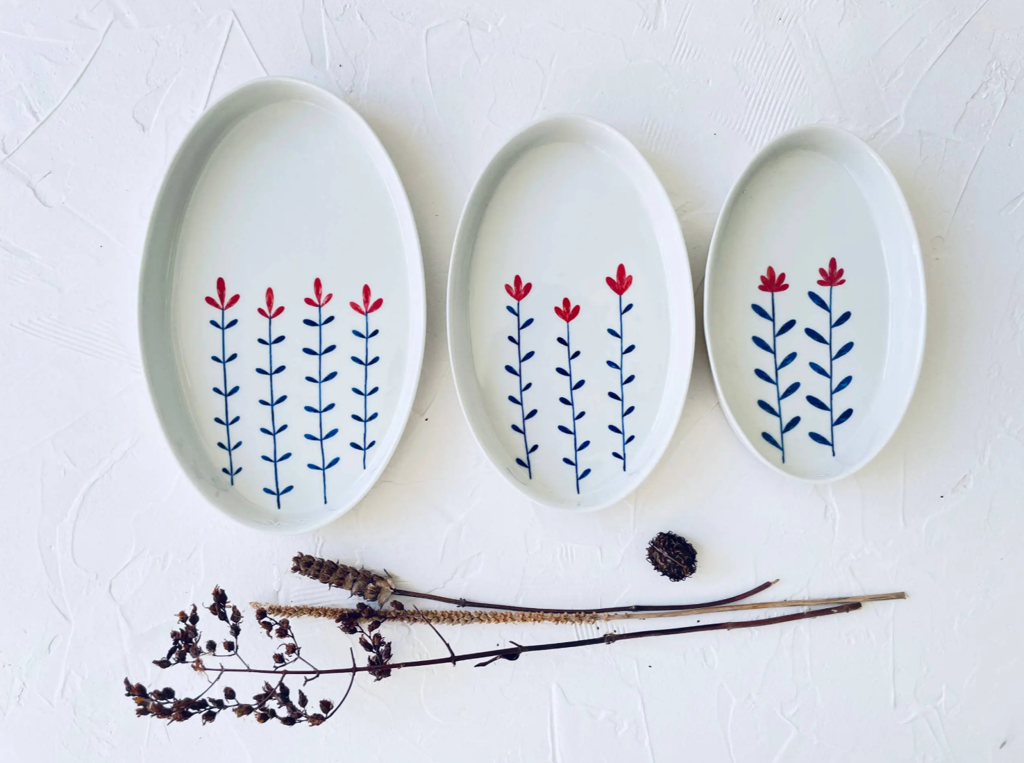 Amapola Hand-Painted Nesting Plates