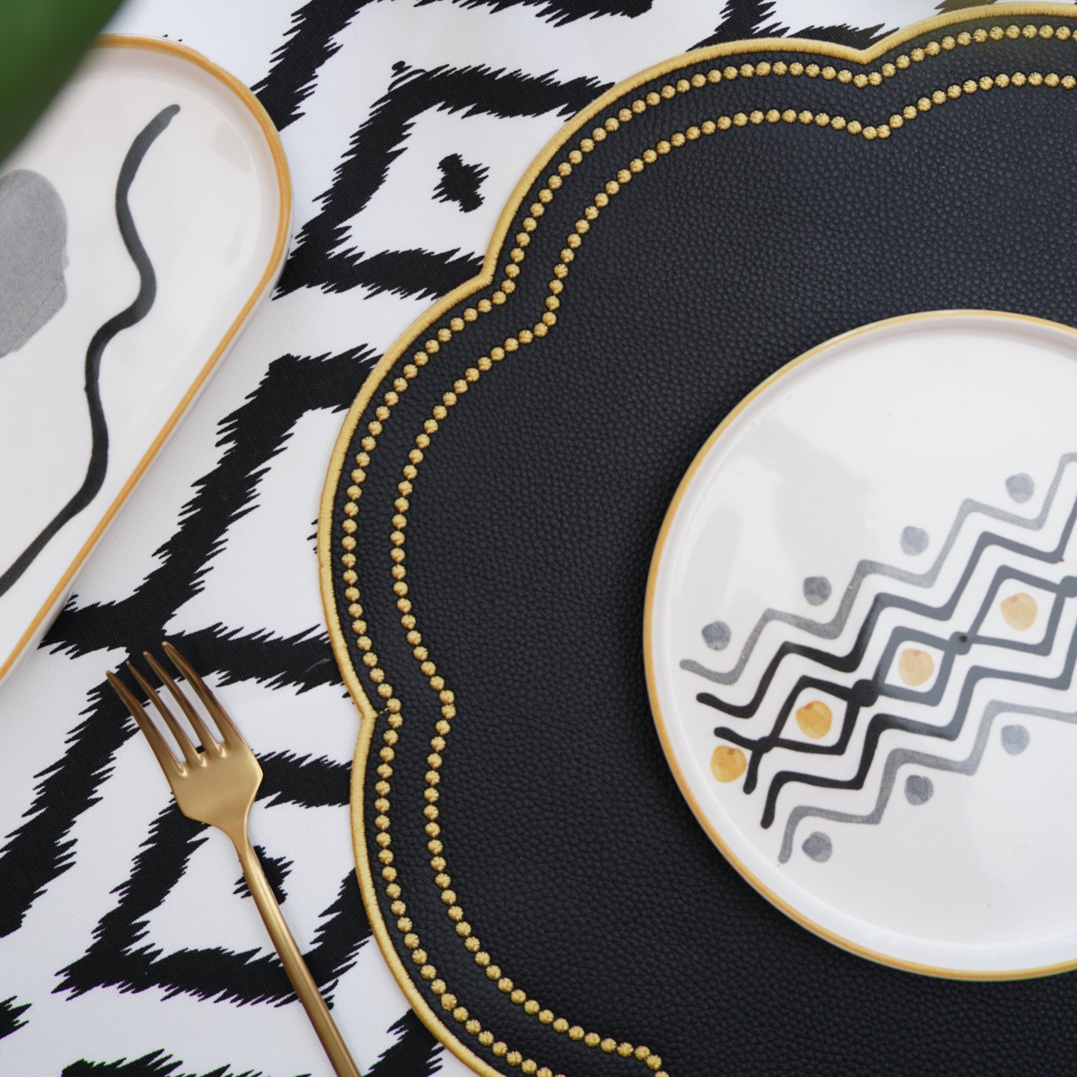 NURTURE BLACK GOLD SCALLOPED FAUX LEATHER PLACEMAT (Set Of 4)