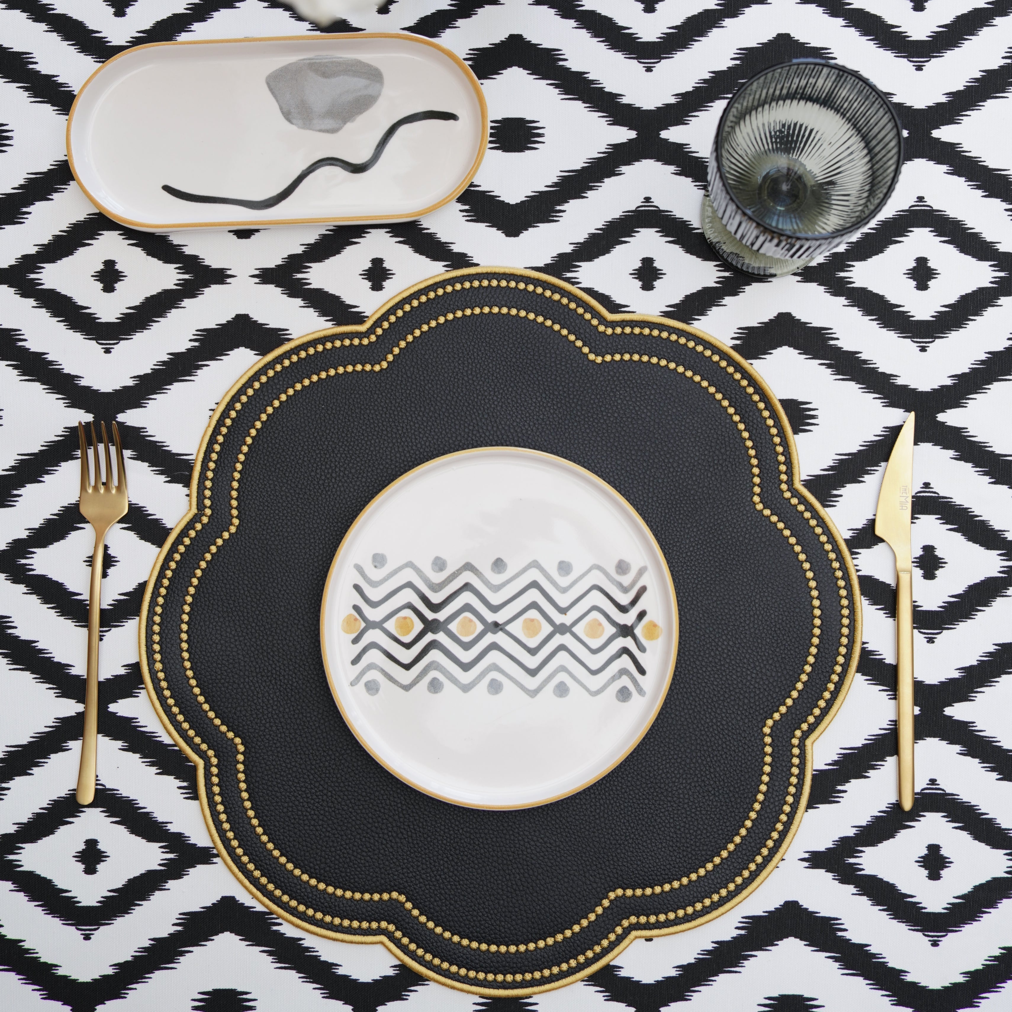 NURTURE BLACK GOLD SCALLOPED FAUX LEATHER PLACEMAT (Set Of 4)