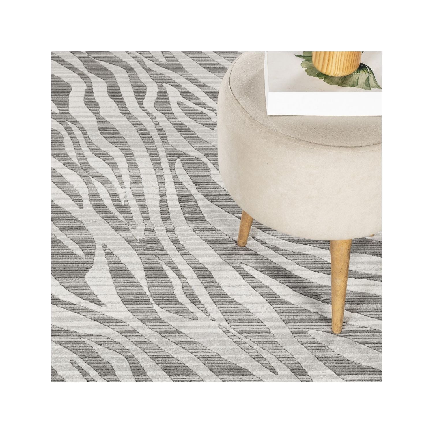 Geometrix 5'3" x 7'3" 3D Geometric Area Rug - Ivory/Gray