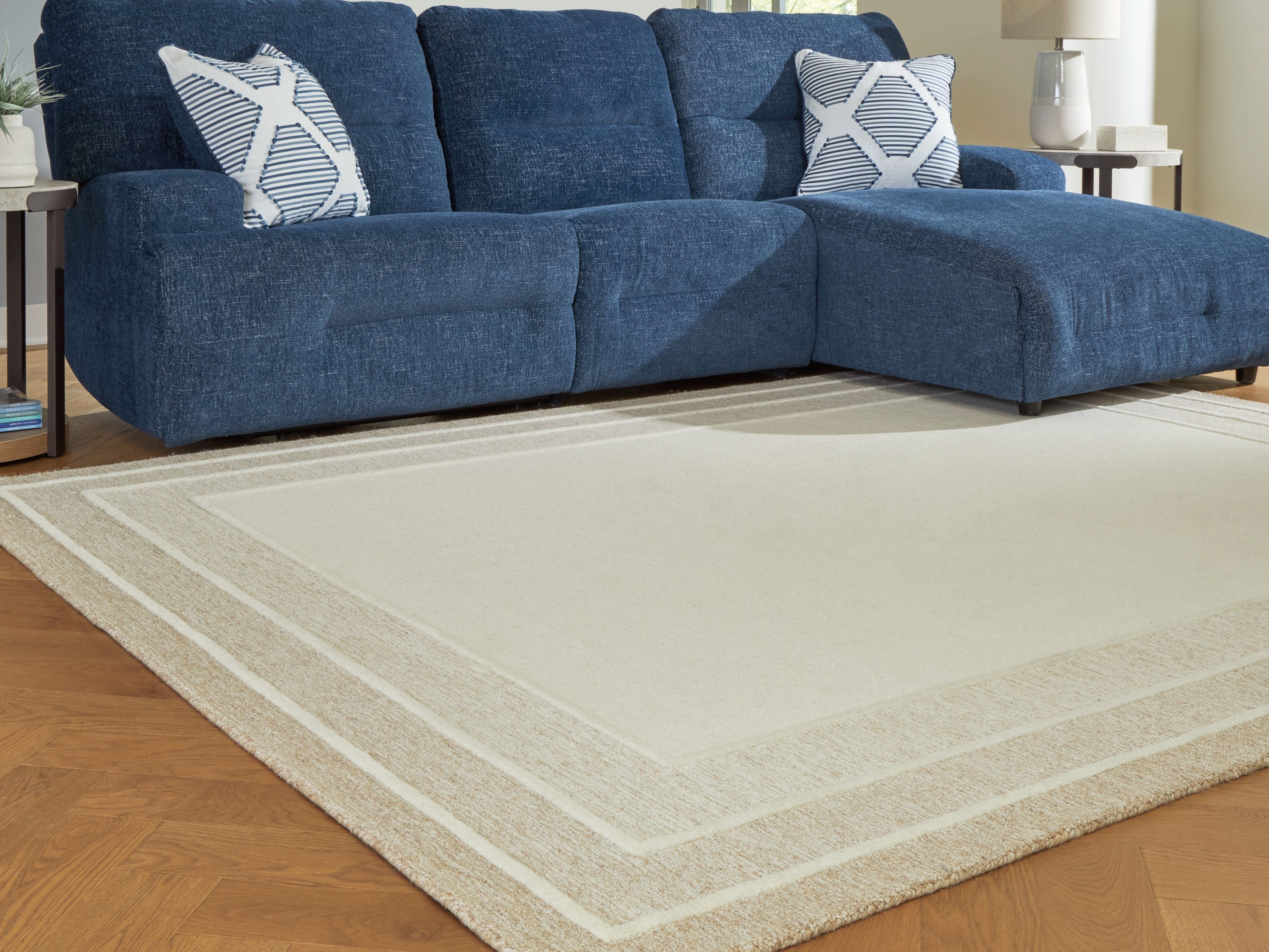 Teelgan Area Rug