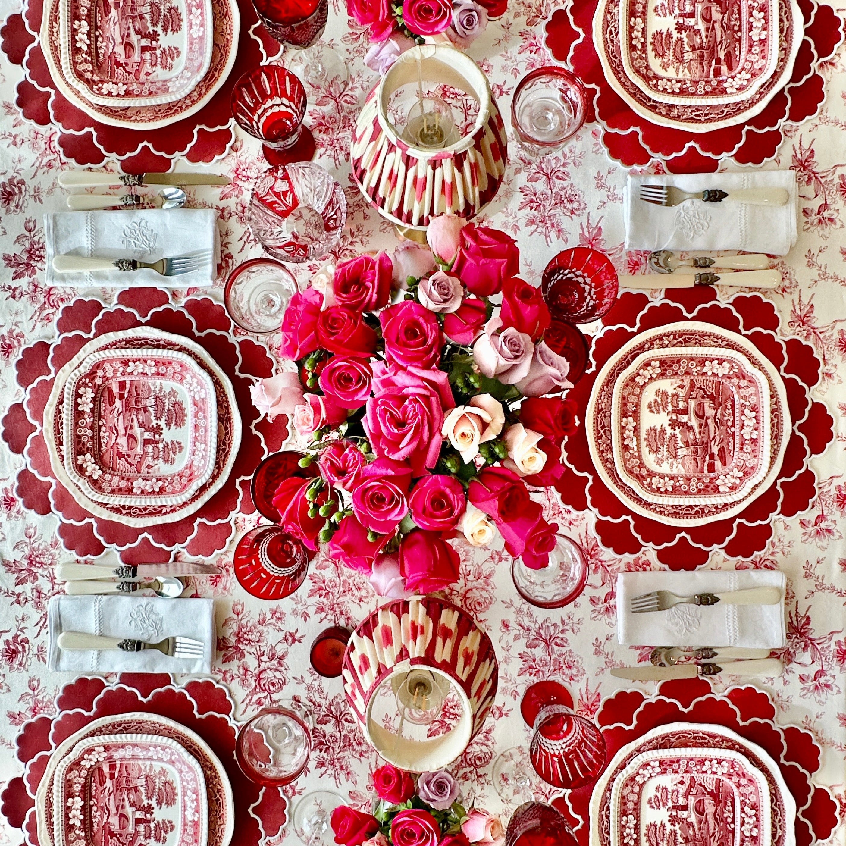 TIMELESS RED SCALLOPED FAUX LEATHER PLACEMAT (Set Of 4)