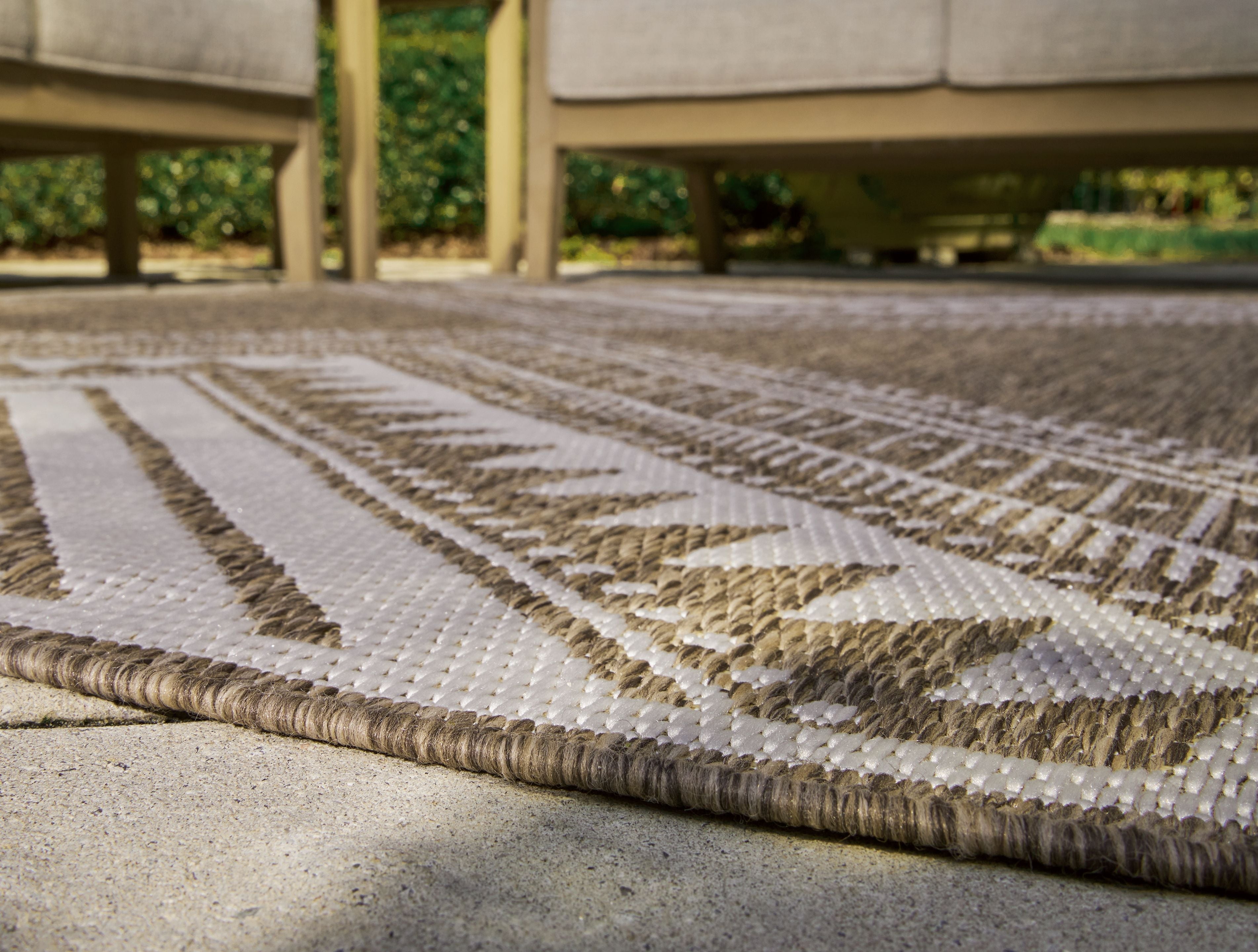 Dunsler Indoor/Outdoor Area Rug