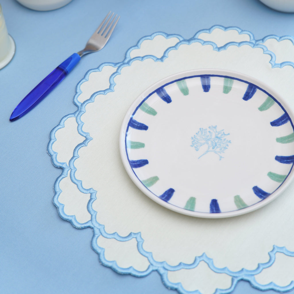 CRESSIDA BLUE & WHITE SCALLOPED FABRIC PLACEMAT (Set Of 4)