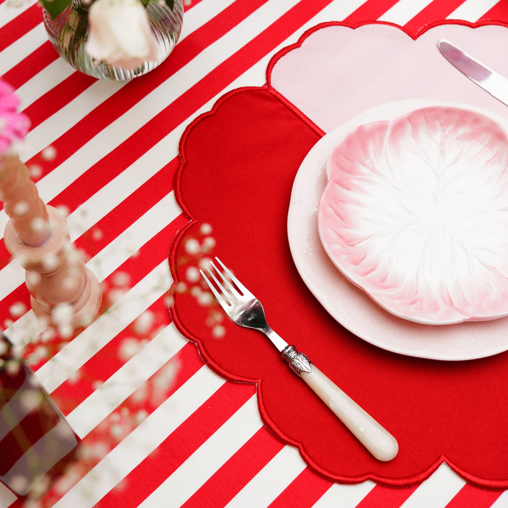 DUALITY PINK RED SCALLOPED FABRIC PLACEMAT (Set Of 4)