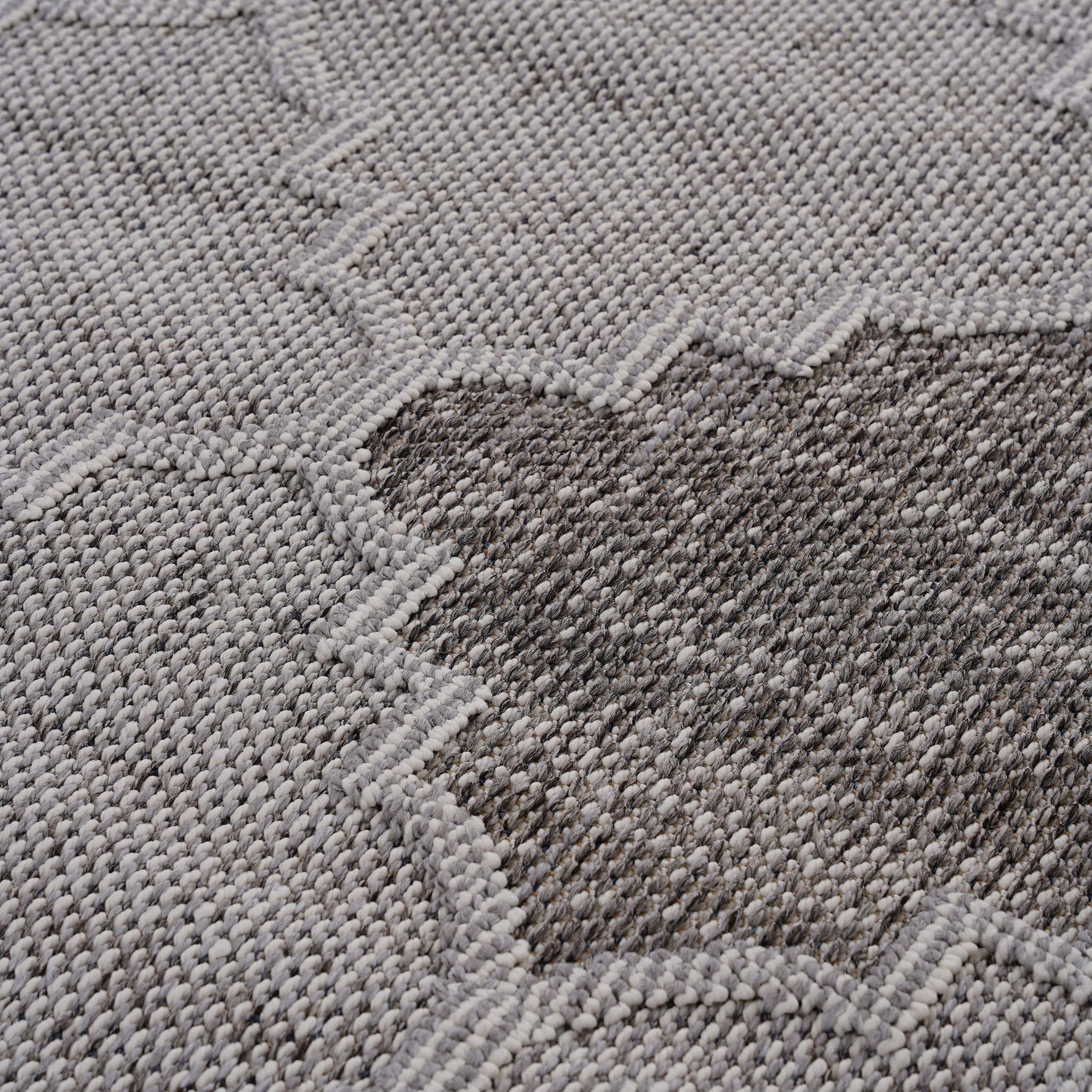 Guros 8' x 10' Trellis Indoor/Outdoor Area Rug - White/Gray