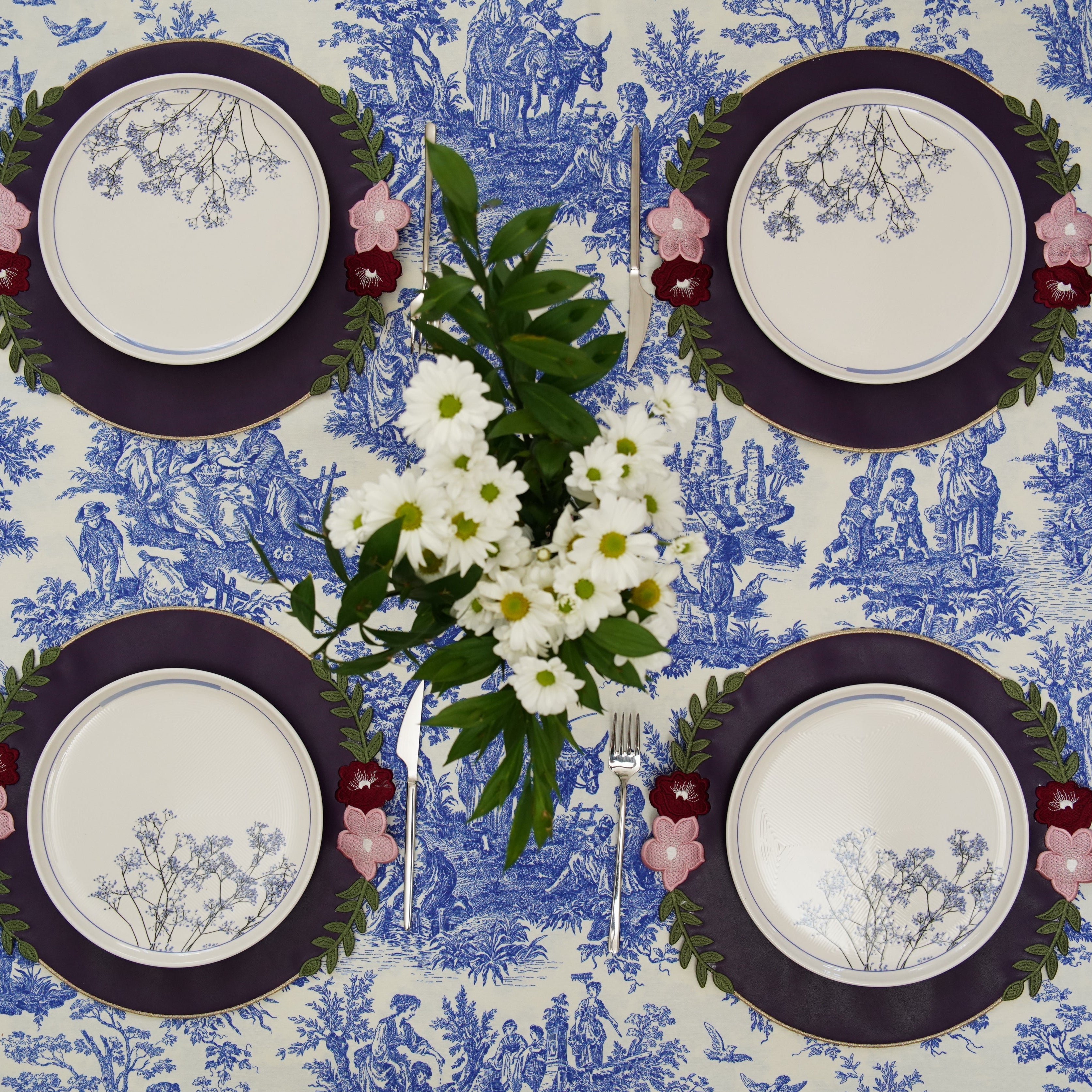 JASMINE PURPLE ORANGE ROUND FAUX LEATHER PLACEMAT (Set Of 4)
