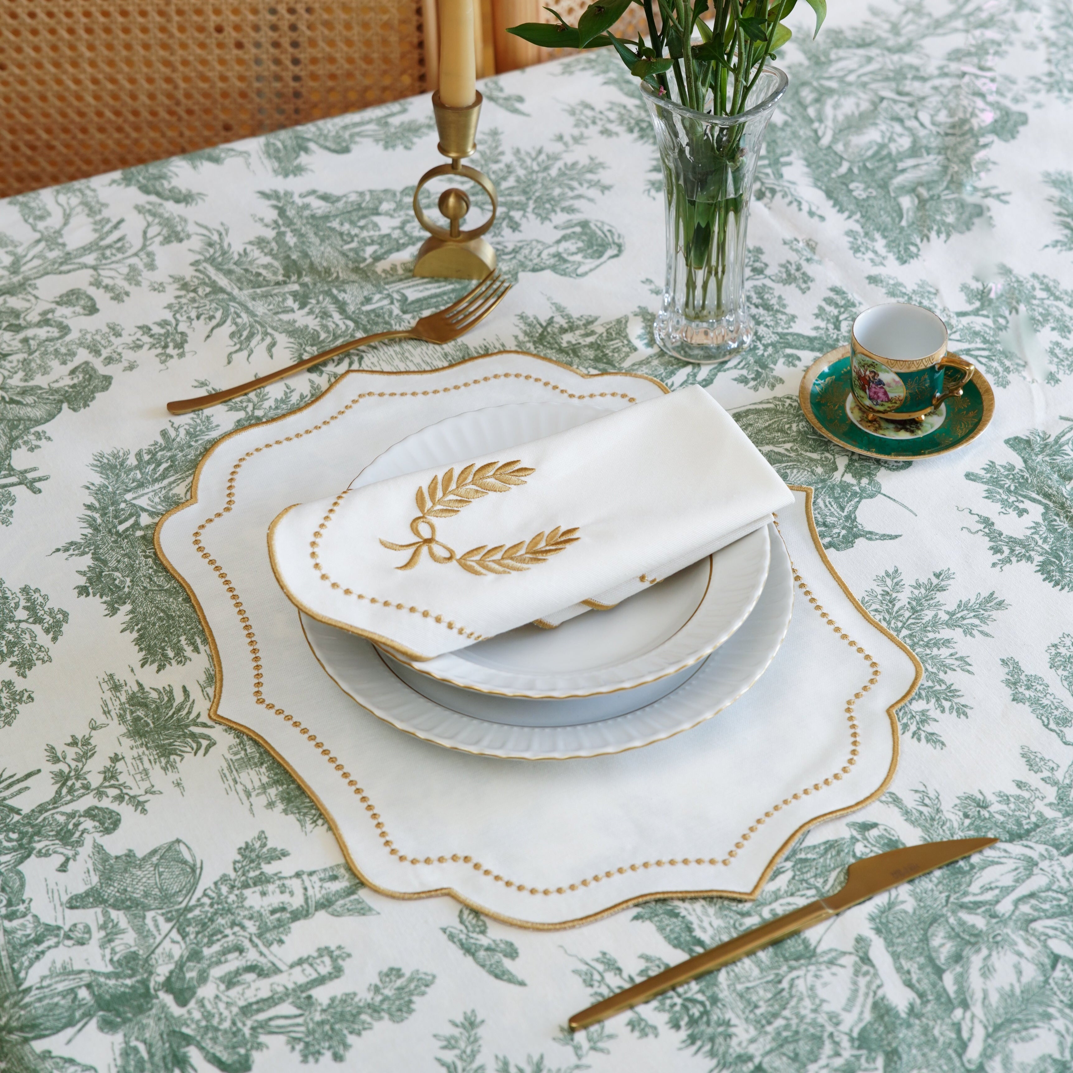 LUNA IVORY GOLD TRIM PLACEMAT & NAPKIN SET (Set Of 4)