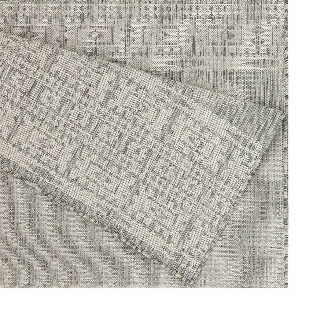 Sunshine 5'3" x 7'3" Indoor/Outdoor Area Rug - Silver