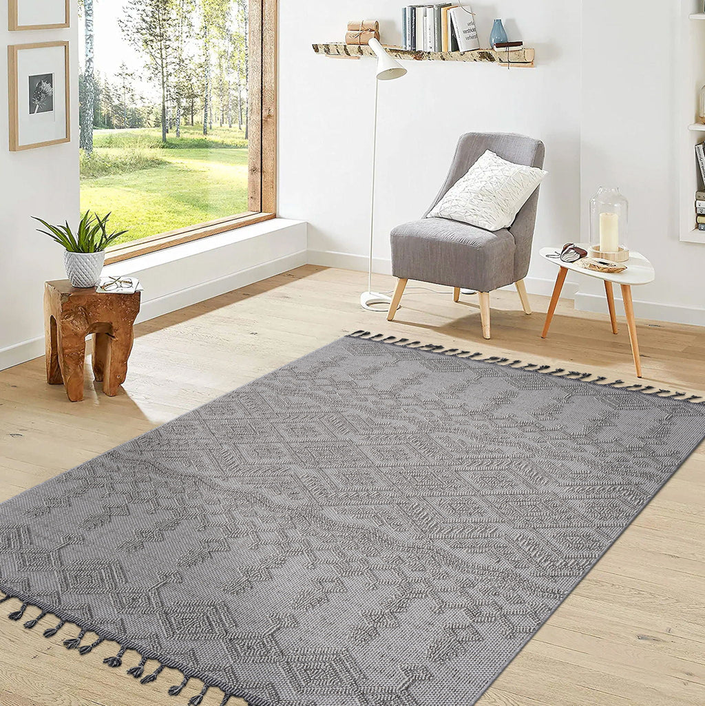 Guros 6' x 9' Traditional Indoor/Outdoor Area Rug - White