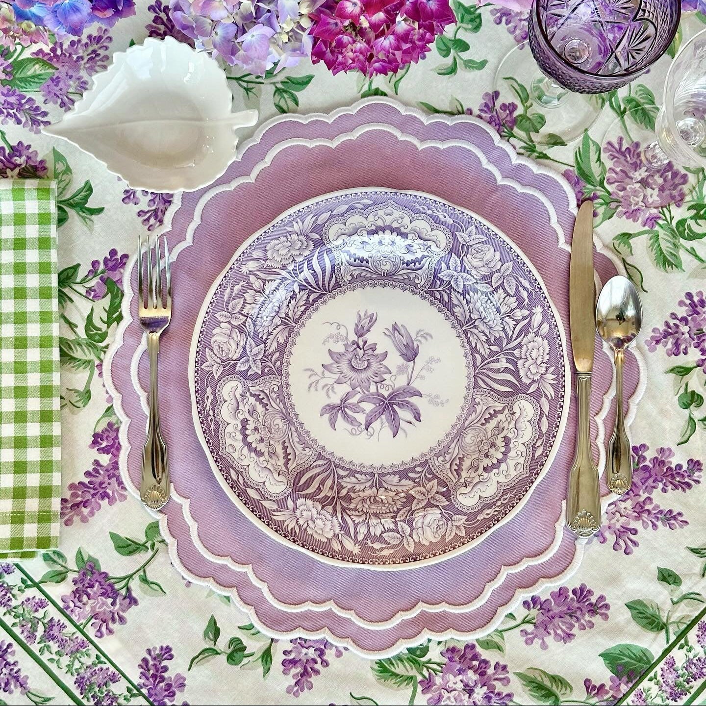 GRATITUDE LILAC ROUND FABRIC PLACEMAT (Set Of 4)