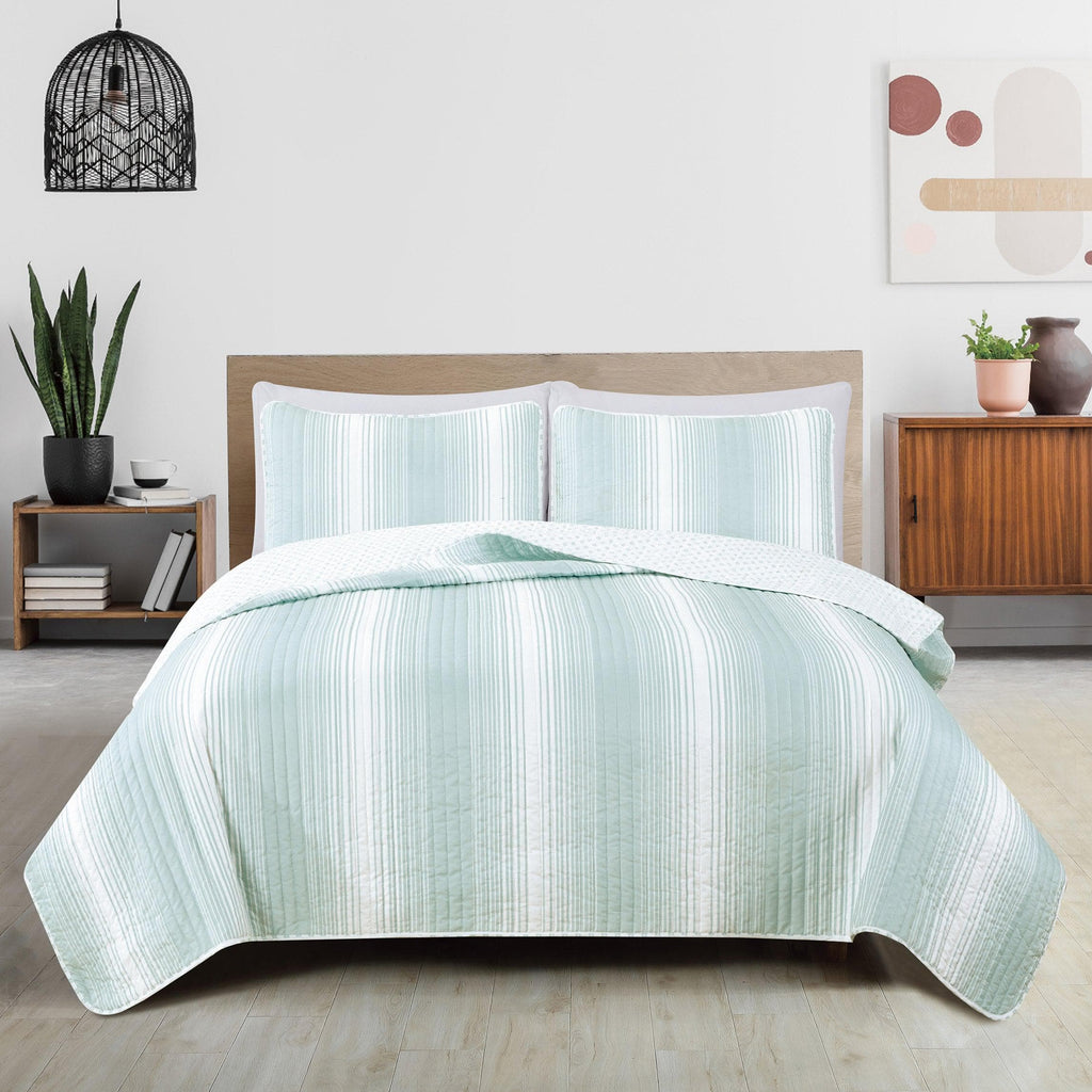 Everette Collection Ombre Striped Quilt Set