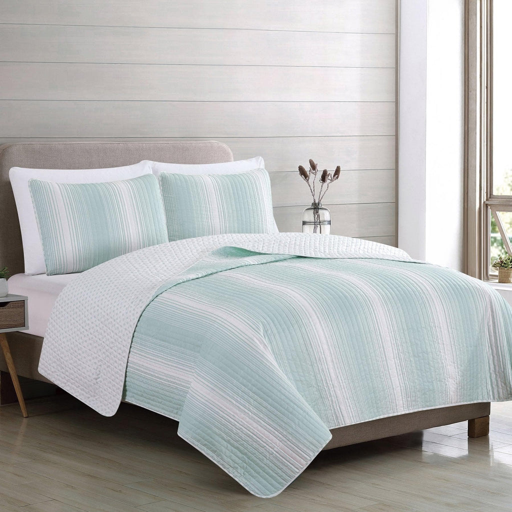 Everette Collection Ombre Striped Quilt Set