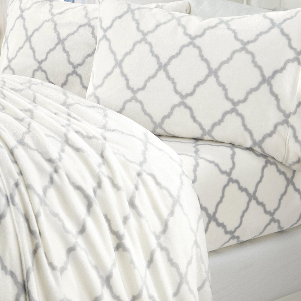 Printed Plush Sheet - Velvet Luxe Lattice Collection