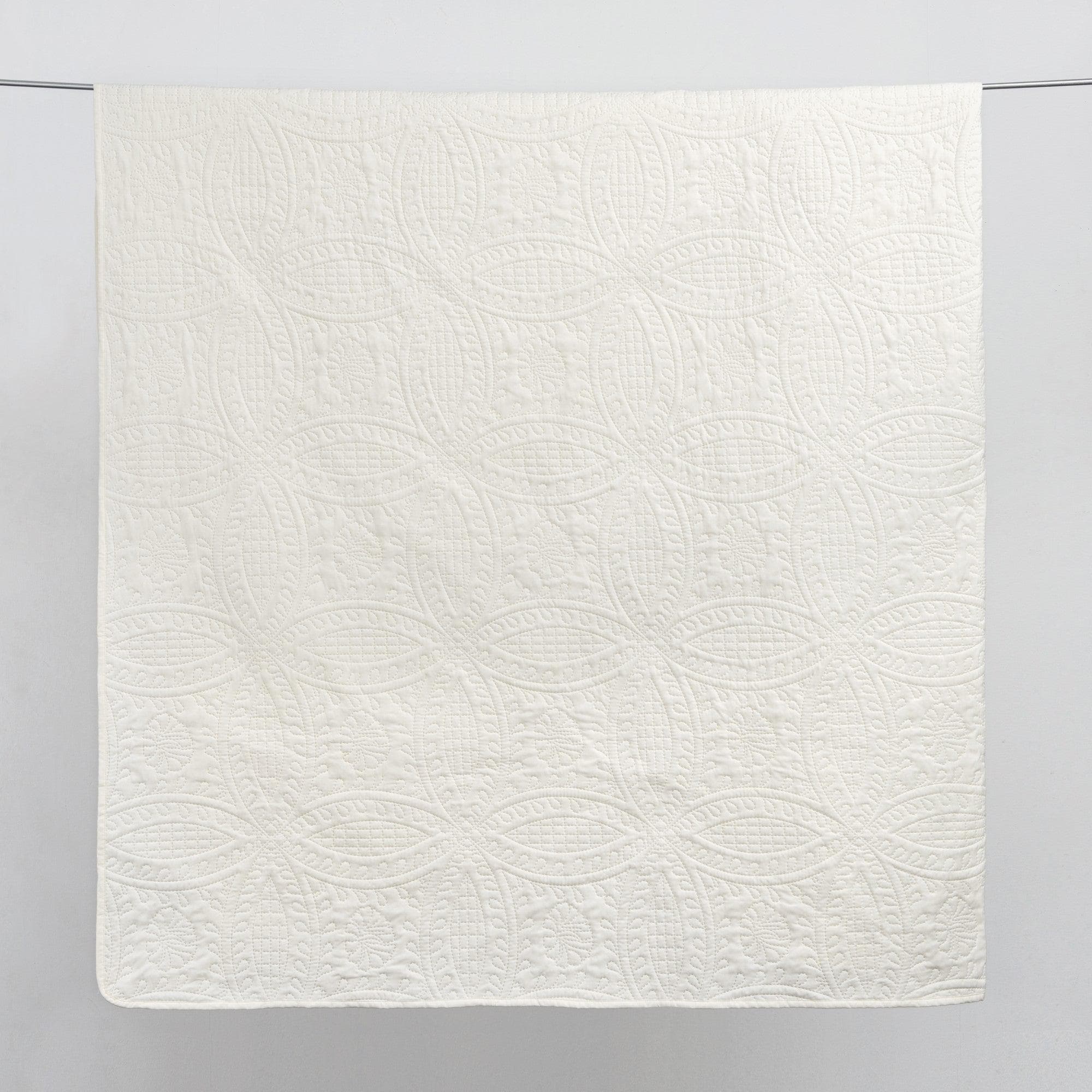 Oversized Medallion Quilt Set - Clara Collection