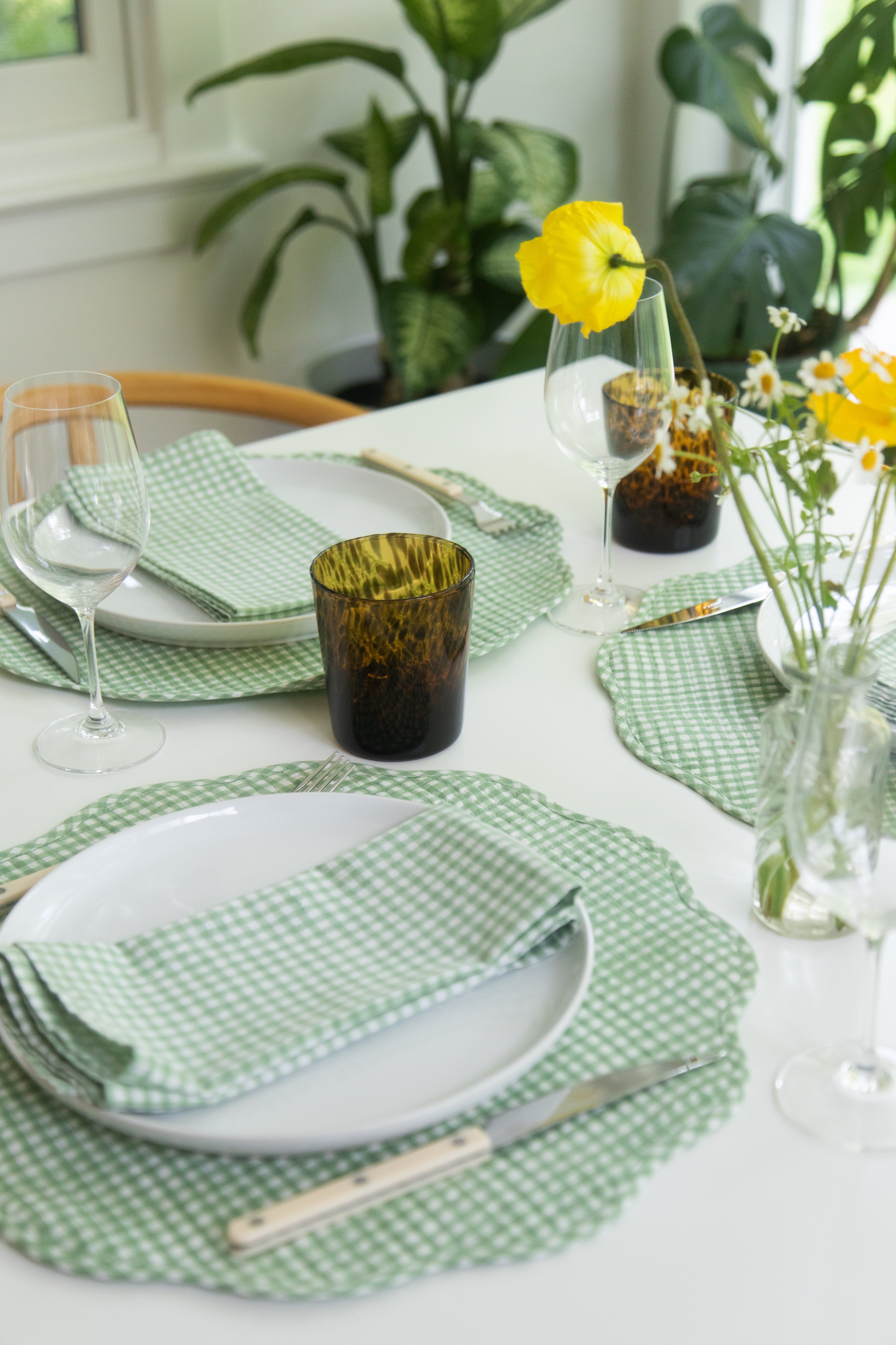 Gingham Scalloped Placemats