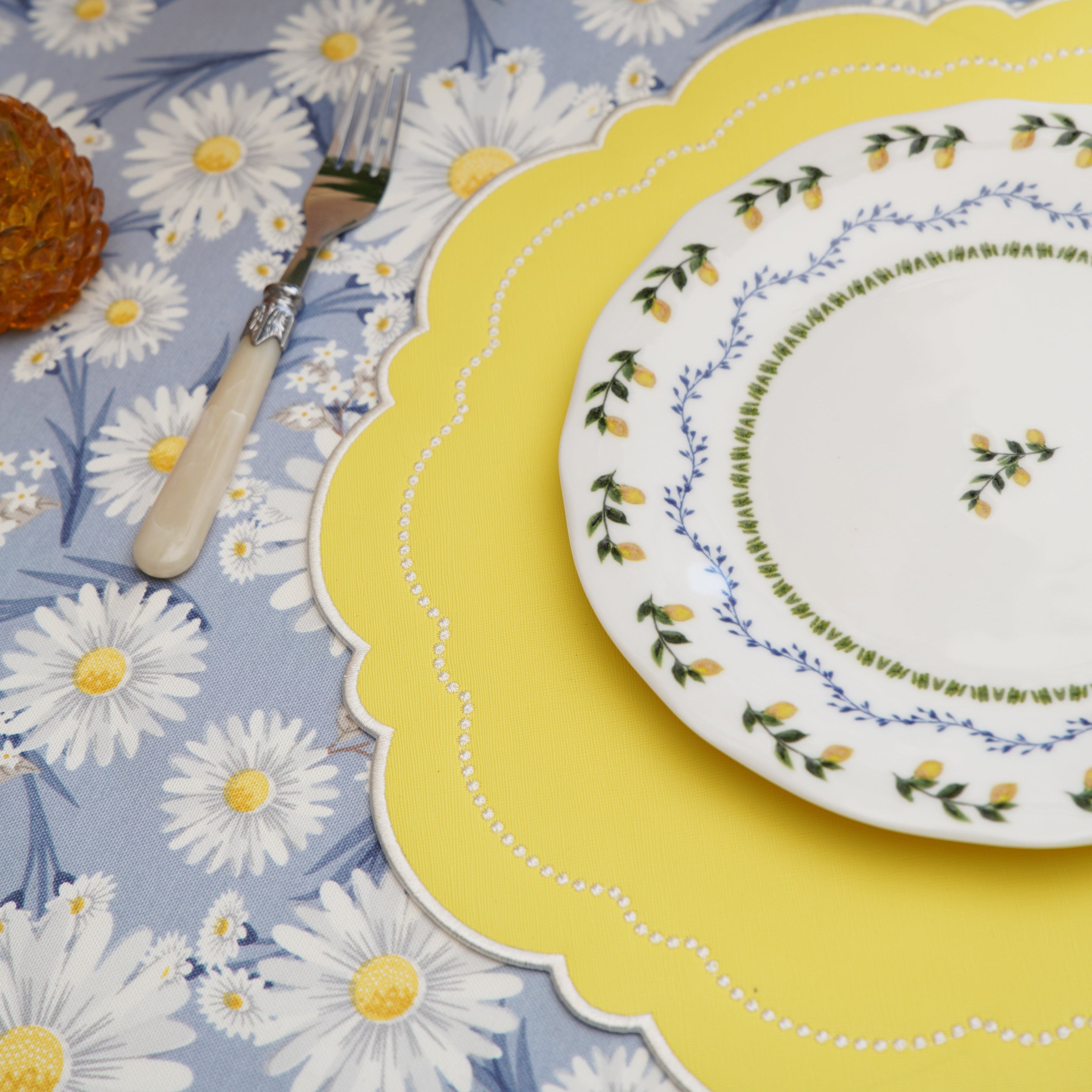 HALO YELLOW ROUND FAUX LEATHER PLACEMAT (Set Of 4)