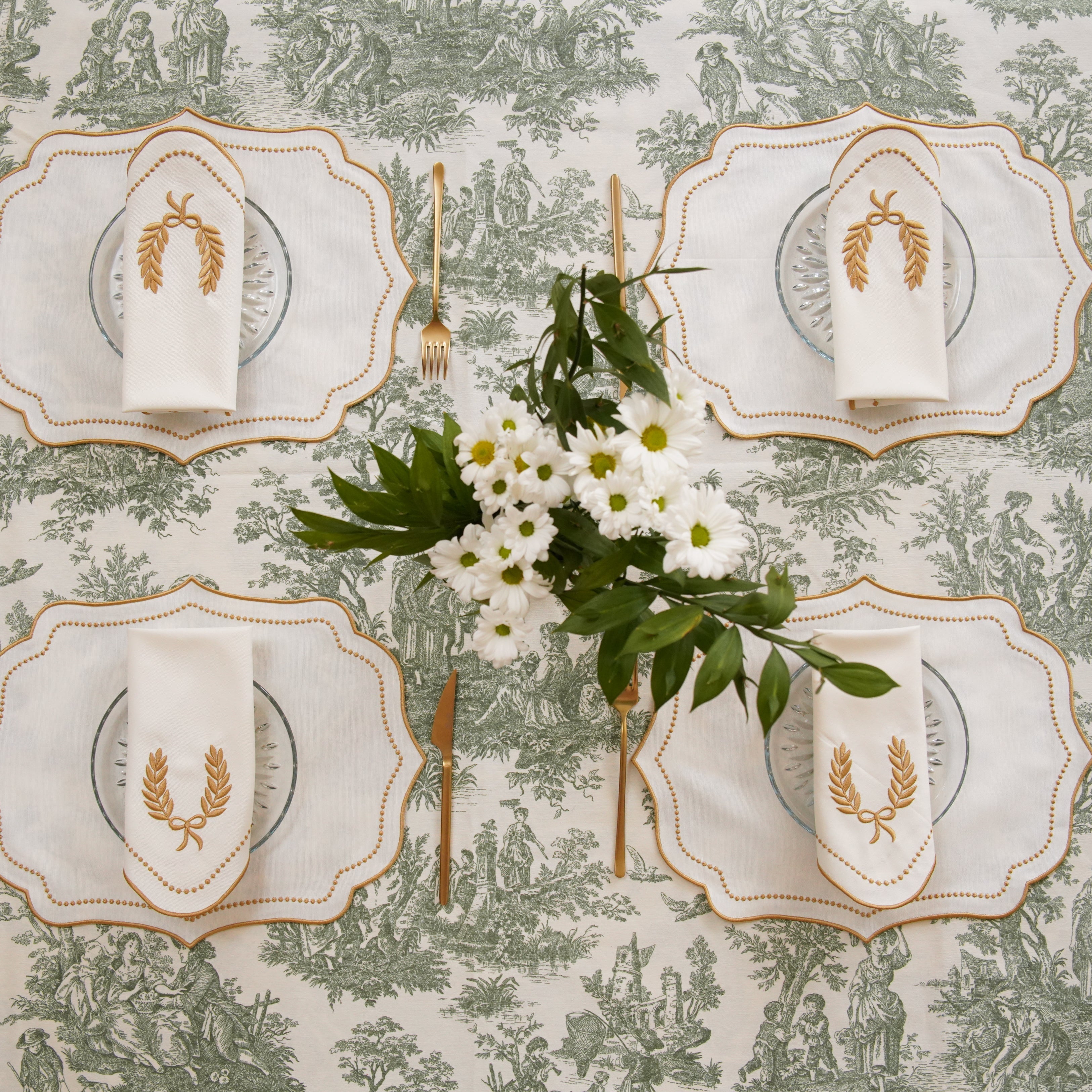 LUNA IVORY GOLD TRIM PLACEMAT & NAPKIN SET (Set Of 4)