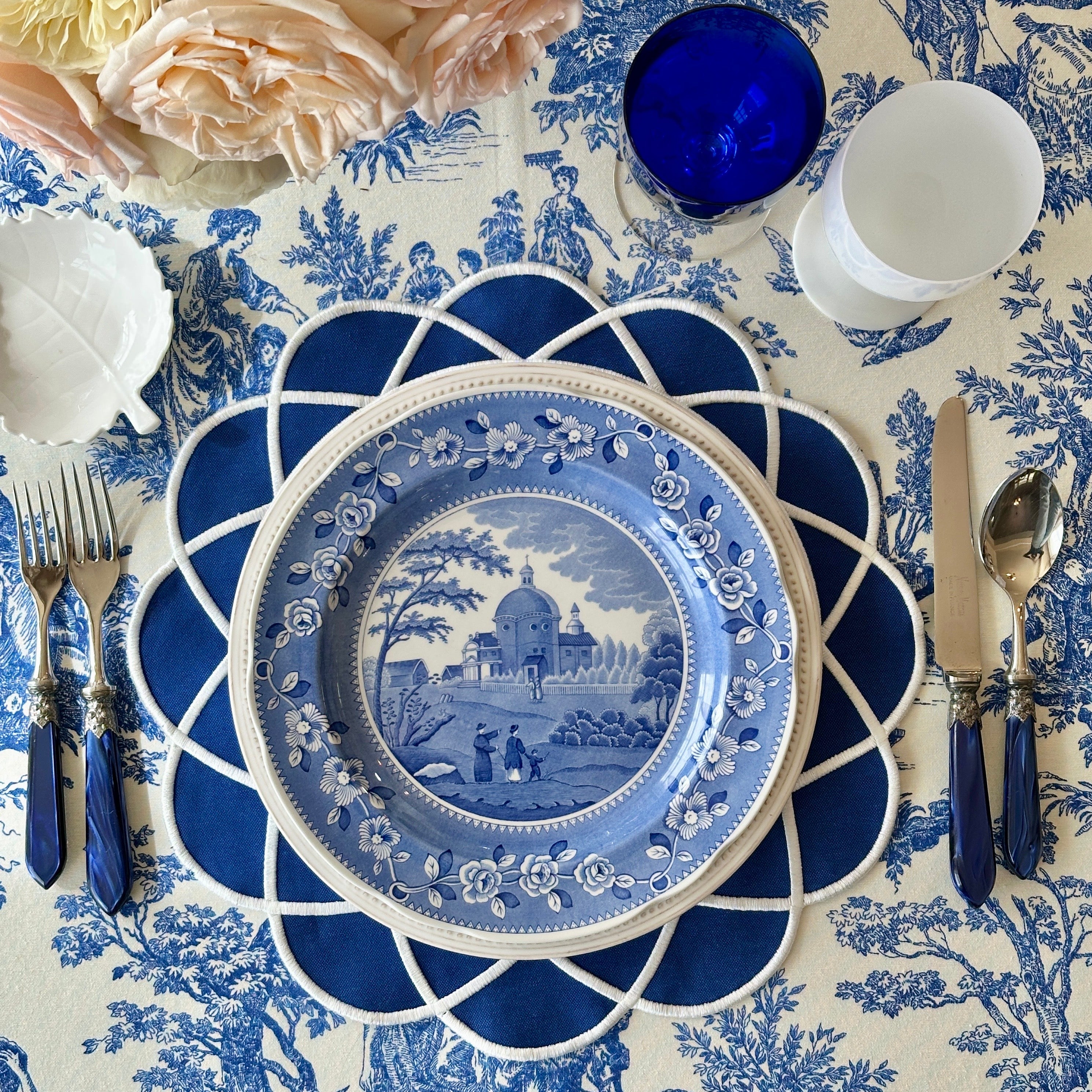 GATHER NAVY BLUE ROUND FABRIC PLACEMAT (Set Of 4)