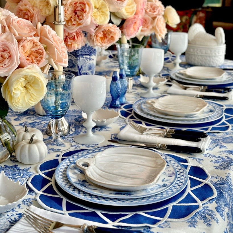 GATHER NAVY BLUE ROUND FABRIC PLACEMAT (Set Of 4)