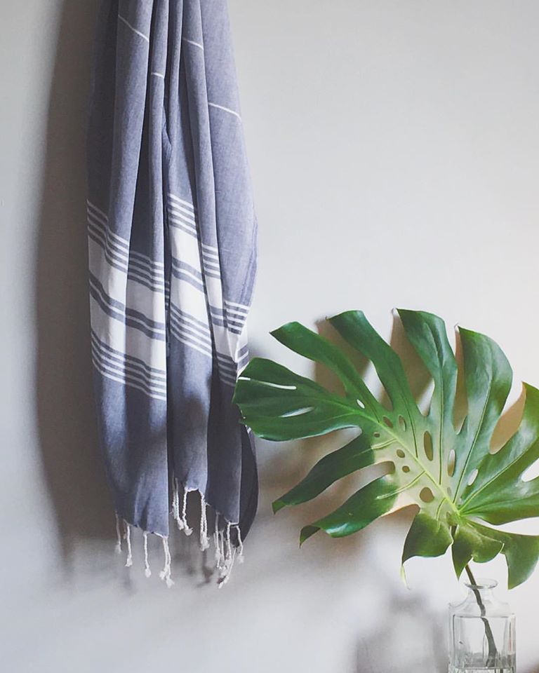 Le Boulou Turkish Towel — Navy & White