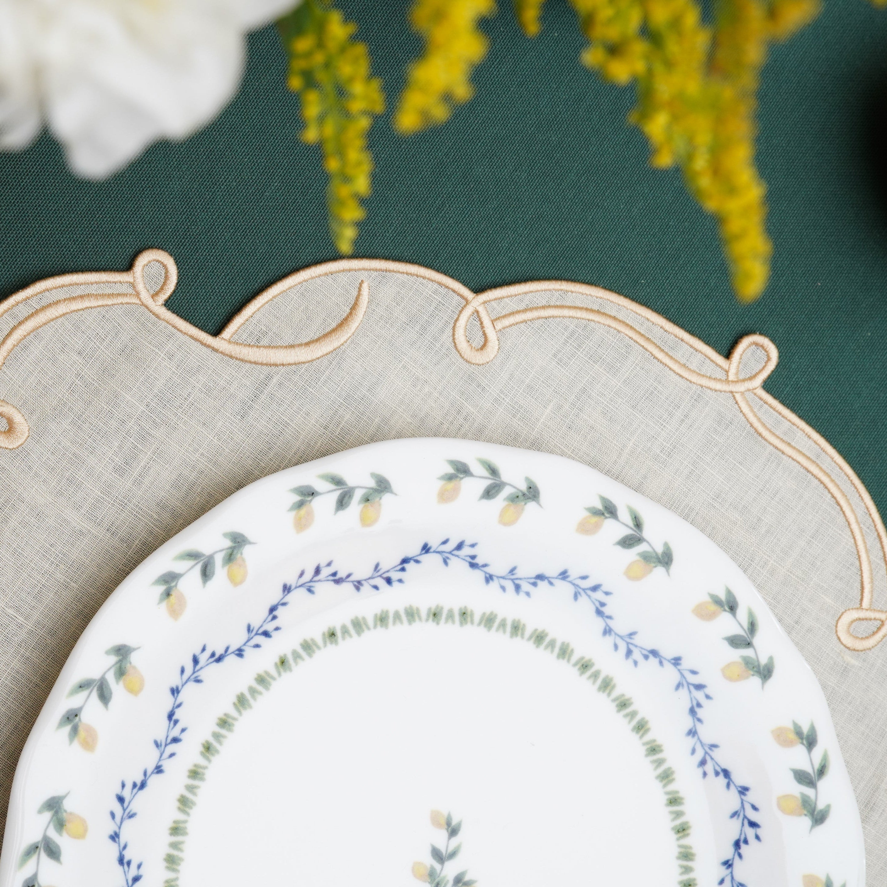 CELESTIA LINEN IVORY GOLD TRIM SQUARE PLACEMAT (Set Of 4)