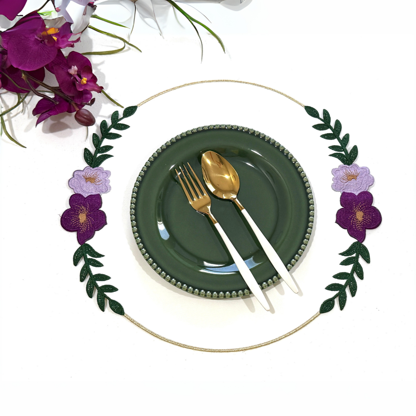 JASMINE WHITE ROUND FAUX LEATHER PLACEMAT (Set Of 4)