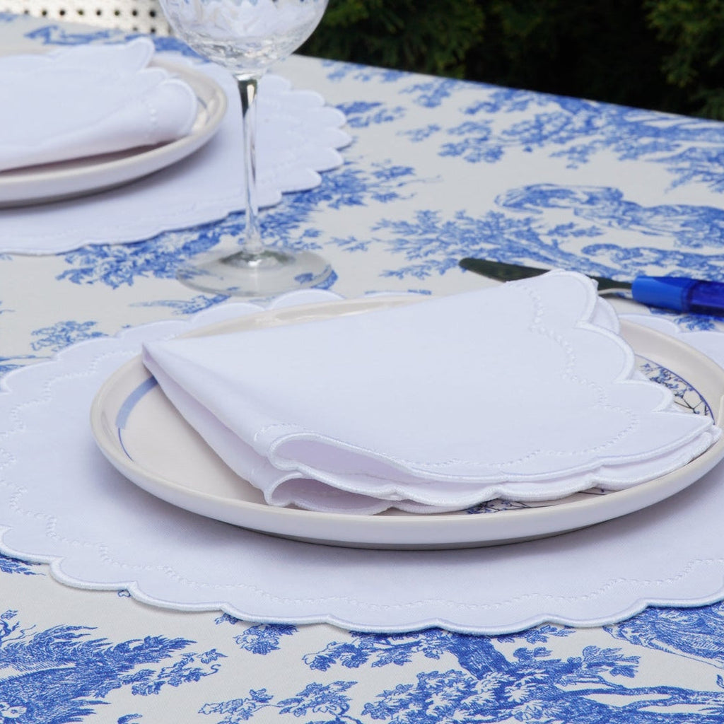 LILY WHITE ROUND FABRIC PLACEMAT & NAPKIN SET (Set Of 4)